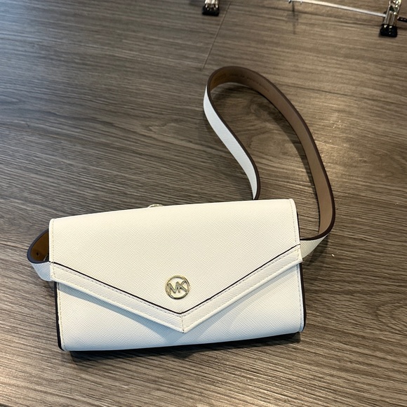 Michael Kors White Fanny pack - Picture 1 of 1